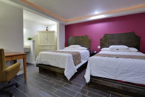 Hotel Romantic Inn & Suites