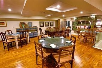 The Settlement Hotel