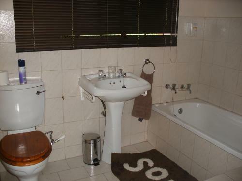 Lokuthula Country Lodge