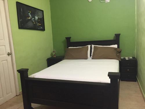 Bed & Breakfast Hostal Elia Victoria