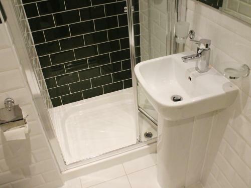 Clapham South Dudley Hotel