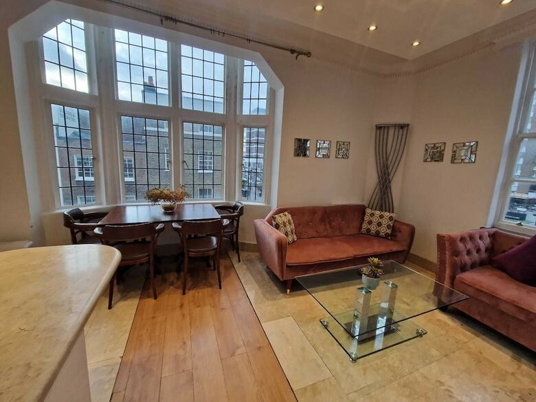 Griffin House Hotel