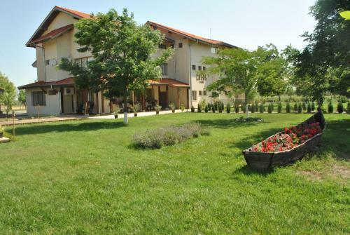 Hostal Pensiunea Lotus