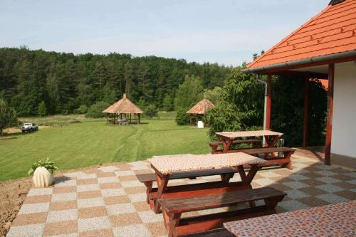 Hostal Ark�num Vend�gh�z