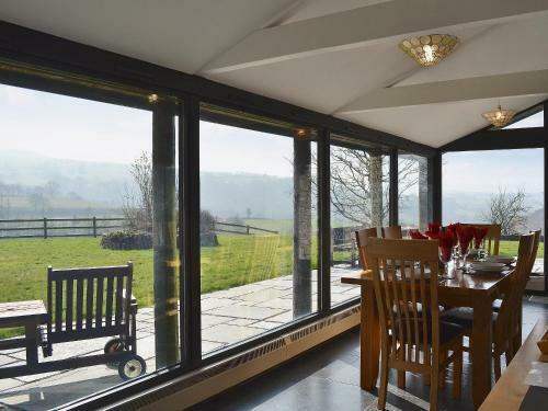 Cennen Cottages -longhouse