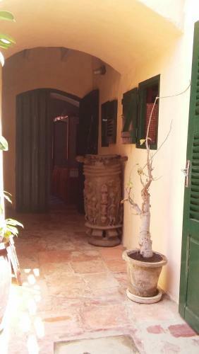 Hostal Maison Augustin Ly