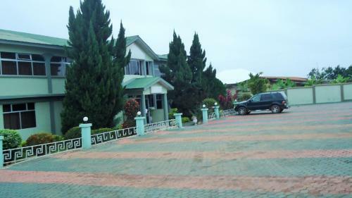 Wadoma Royale Hotel