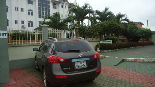 Wadoma Royale Hotel