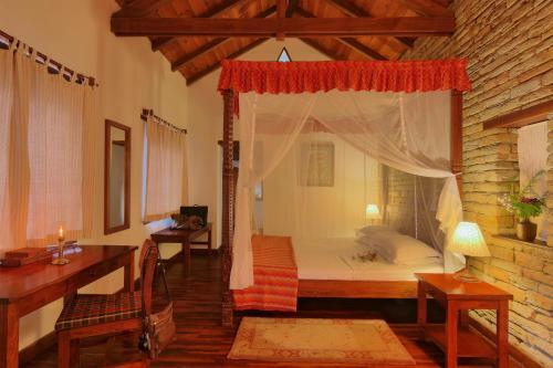 Hotel Tiger Mountain Pokhara Lodge