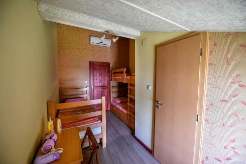 San Art Floating Hostel & Apartments