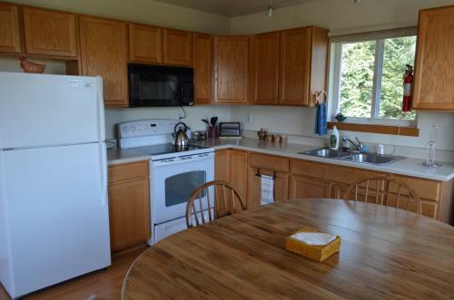 Bay Ave Bed And Breakfast Inn