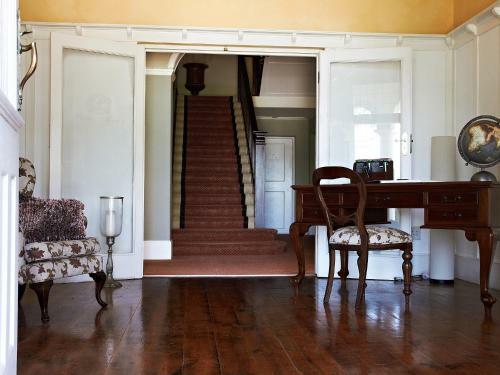 Hostal Parkes Manor