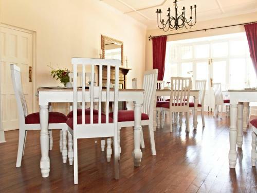 Hostal Parkes Manor