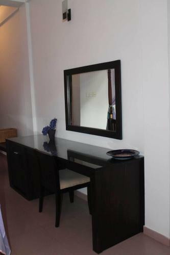 Solomon Beach Hotel