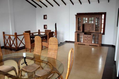Solomon Beach Hotel