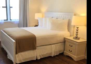 Long Beach Hotel