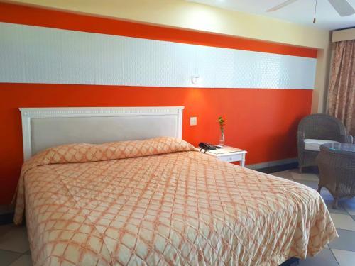 Hotel Las Olas Beach Resort