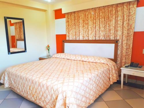Hotel Las Olas Beach Resort