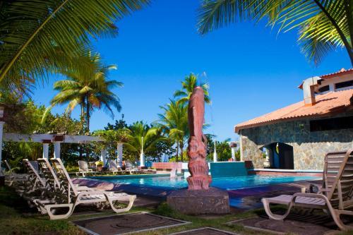 Hotel Las Olas Beach Resort