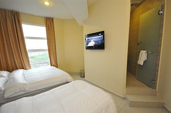 One Avenue Hotel