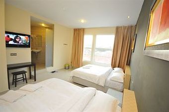 One Avenue Hotel
