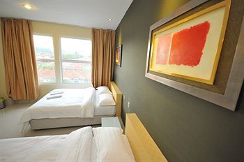 One Avenue Hotel