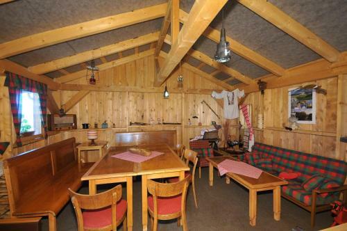 Hostal Penzion �smev