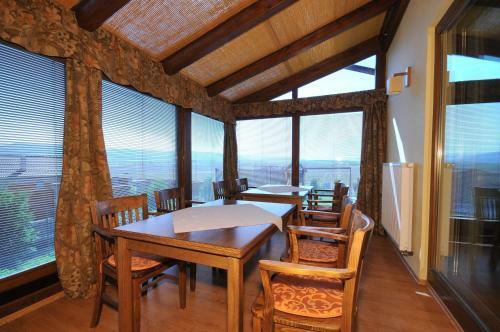 Hostal Penzion �smev