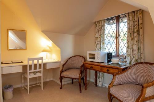 Hostal Knightsbury Guest House