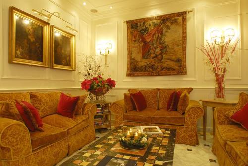 Hotel Condotti