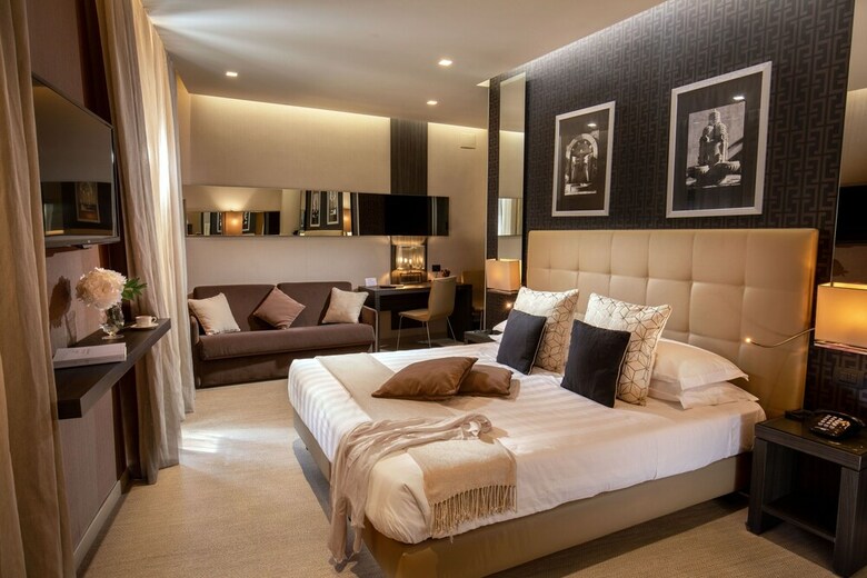 Hotel Condotti