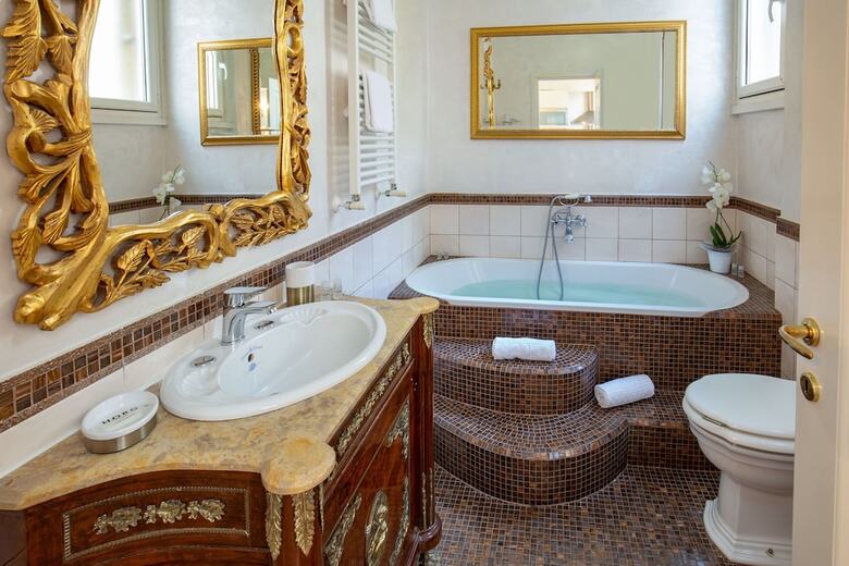 Hotel Condotti