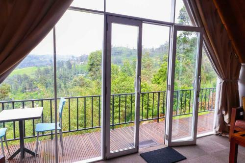 Hotel The Waterfall Resort. St Clairs, Talawakele