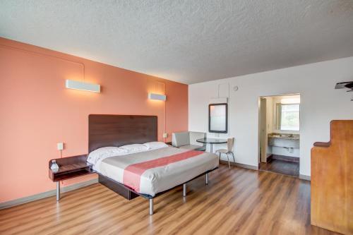 Motel 6 Somerset