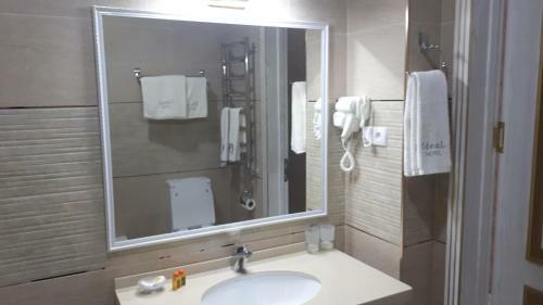 Ideal Hotel
