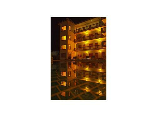 Two Moons Hotel