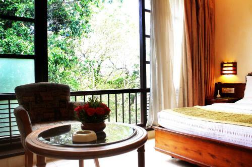 Hotel Aranya Nivas