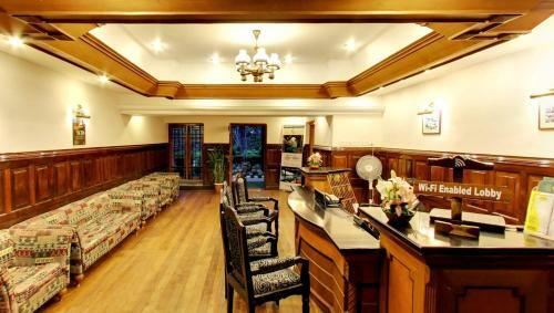 Hotel Aranya Nivas