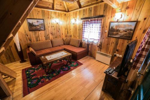 Ethno Village Stanisici & Hotel Pirg