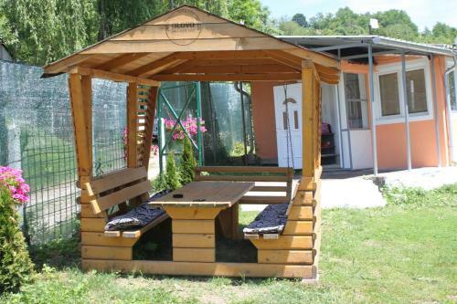 Apartamentos Pansion Nargalic