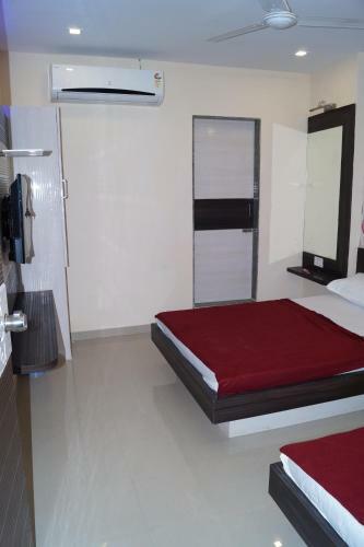Shri Akshar Hotel