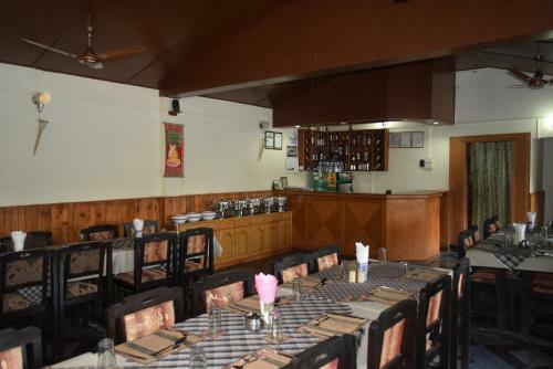 Hotel Chitwan Village Resort