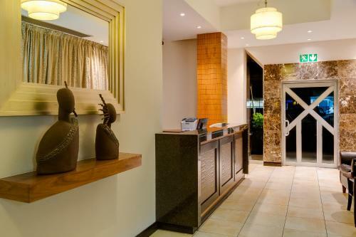 Hotel River City Inn