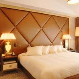 Fouquet's Barriere Hotel