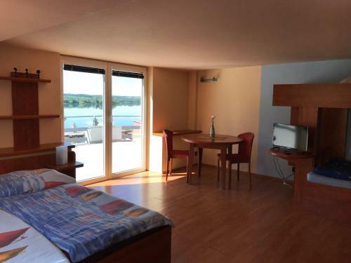Hostal Beach Pension