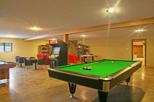 Hotel Lac Le Jeune Wilderness Resort