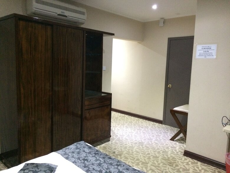 Imperial Suites Hotel