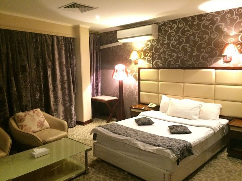 Imperial Suites Hotel