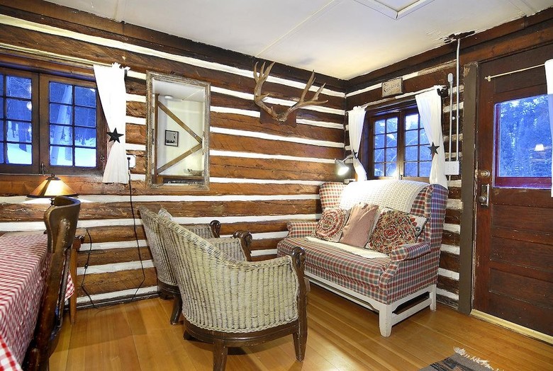 Hotel Pioneer Guest Cabins