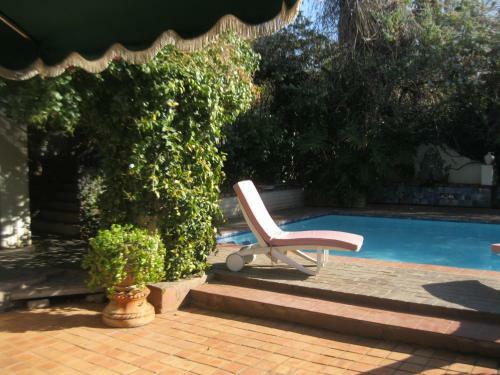 Hostal Village Green Guest House